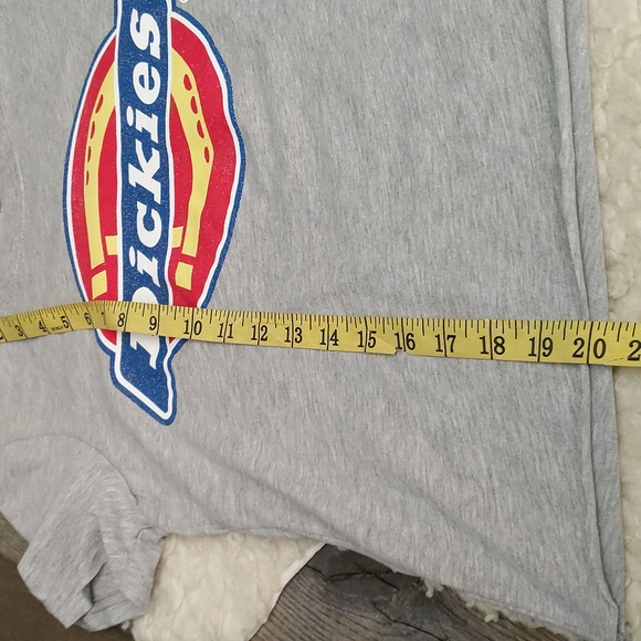 DICKIES Horseshoe Raw Hem Graphic Tee ~ NWT - Picture 7 of 7